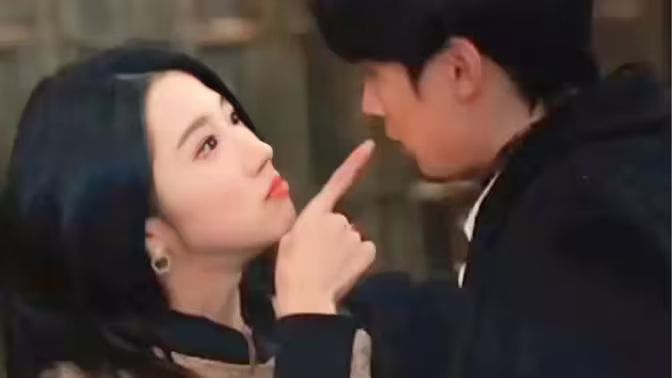 總裁夫人當(dāng)膩了，今天開始好好打工(全集)