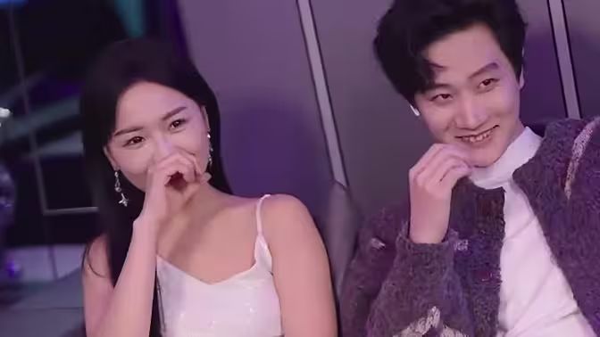 攤牌了，我不裝了(全集)